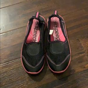 Speedo water shoes